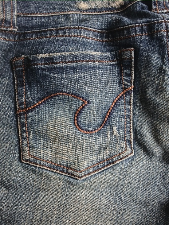 Women’s Flared Jeans in Faded Dark Blue - Picture 5 of 8